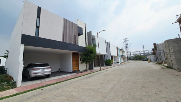 Casa en venta en Puerta de Hierro, Tuxtla Gutiérrez — foto 2 de 17
