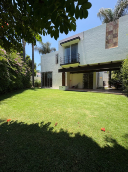 Residencia en venta en Fraccionamiento Santa Cruz Guadalupe