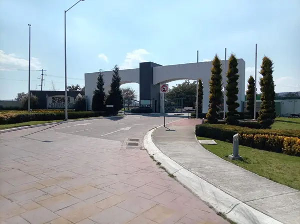 CASA EN VENTA EN RESIDENCIAL LA ESCONDIDA