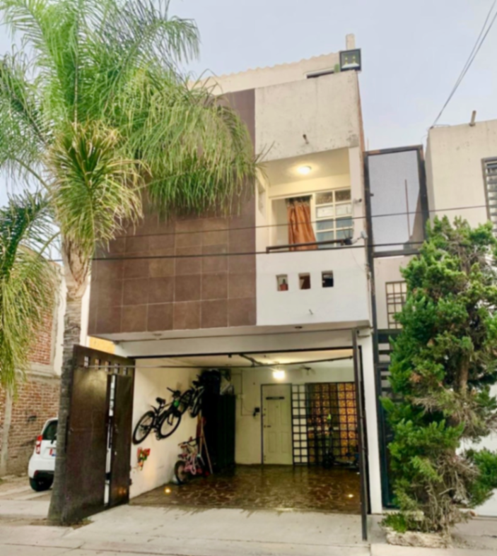 Casa en venta en Colinas de Santa Julia, León — foto 1 de 22