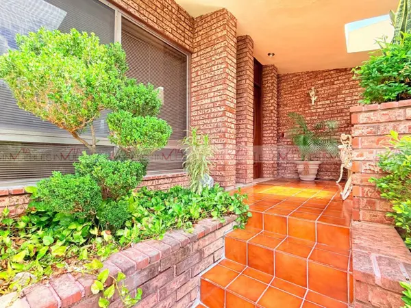 Casa en venta en Contry la Silla, Guadalupe — foto 2 de 16