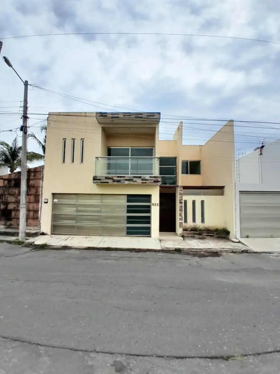 Casa en venta en Graciano Sánchez Romo, Boca del Río — foto 1 de 20