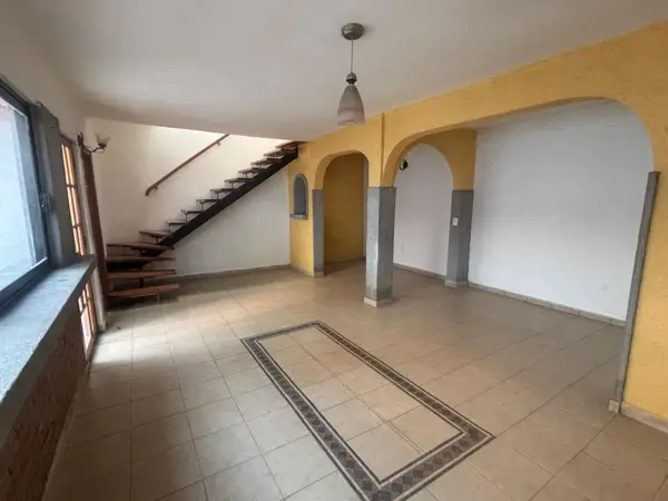 En renta casa en Unidad Modelo, Iztapalapa.