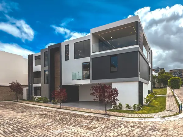 Casa en venta en Lomas de Angelópolis, Ocoyucan — foto 1 de 73
