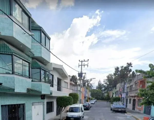 Casa en venta en Escuadron 201, Iztapalapa — foto 3 de 13