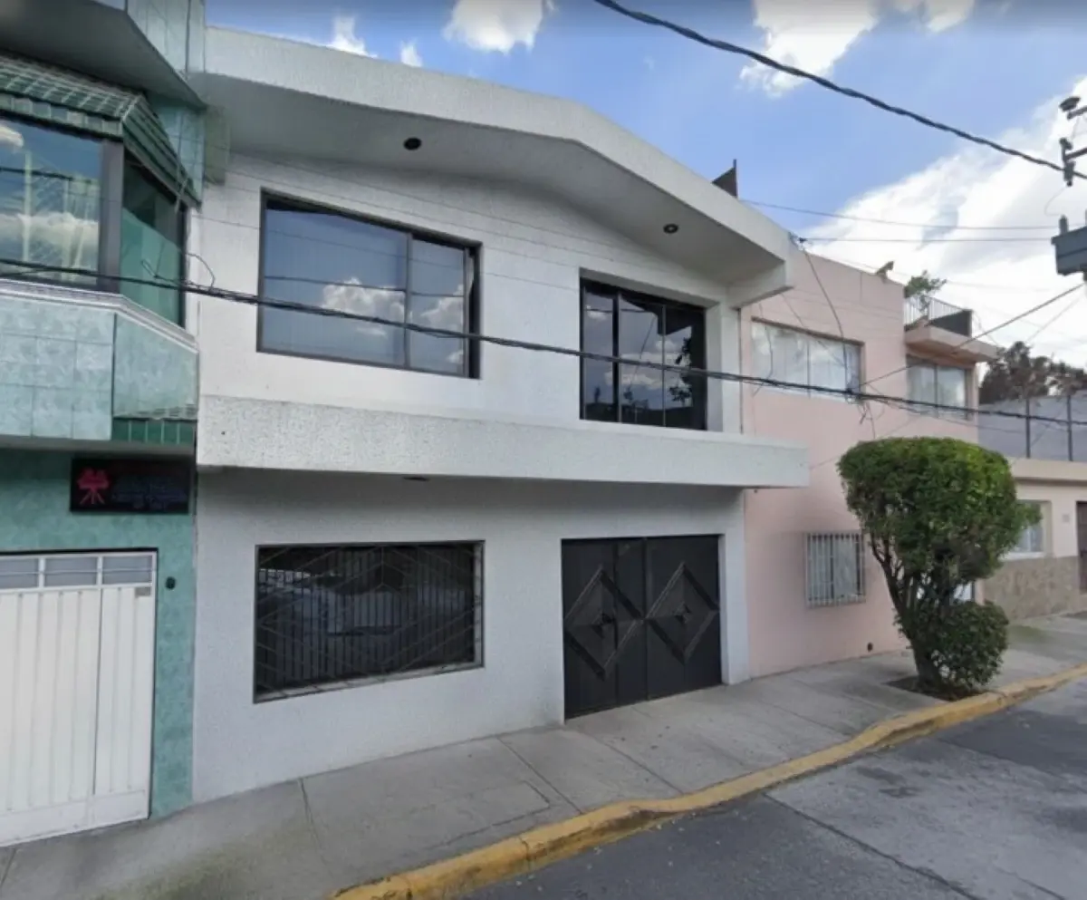 Casa en venta en Escuadron 201, Iztapalapa — foto 1 de 13