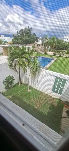 Casa Amueblada  en Renta Alberca Comun  Seguridad
