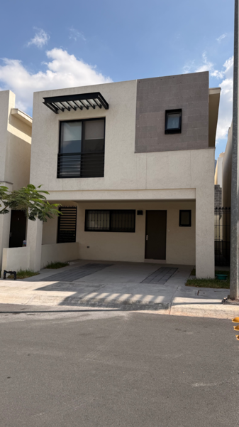 Casa en renta en Mitras Poniente