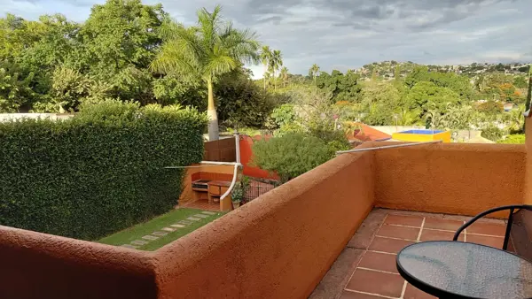 Casa en Lomas de Cuernavaca | Doble Seguridad, Alberca y Privada de Solo 5 Casas