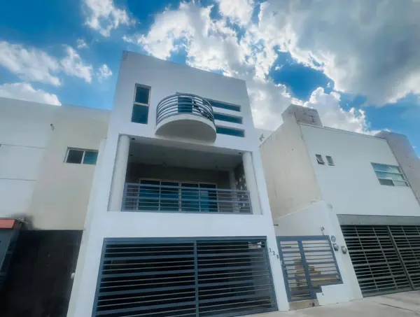 Casa en venta en Cumbres Elite 8vo sector, Zona Cumbres en Monterrey