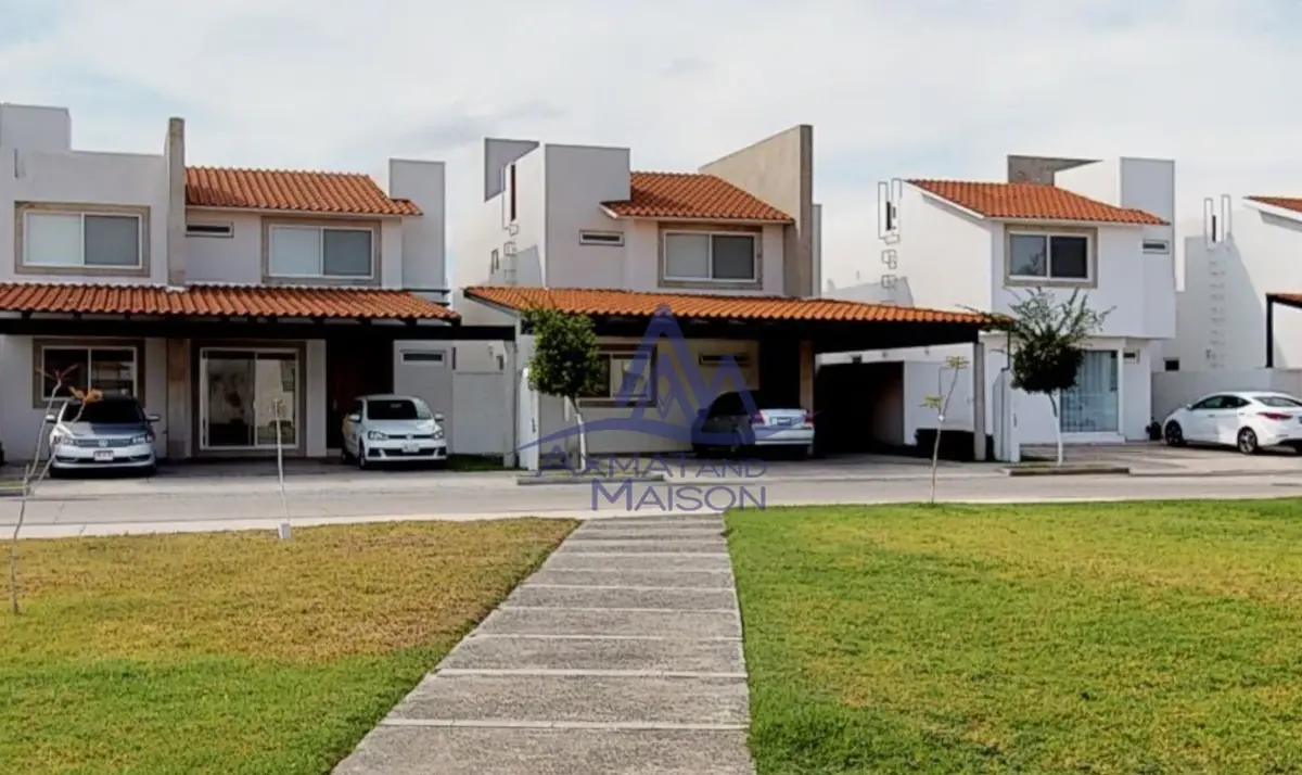Casa en venta en Porto Real, Celaya — foto 1 de 10