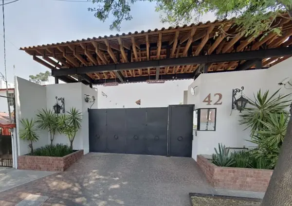 CASA EN VENTA EN LOMAS ESTRELLA