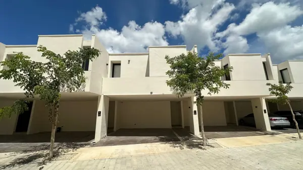 Townhouse Amueblado y con Piscina en Renta en Privada en Dzitya, Mérida