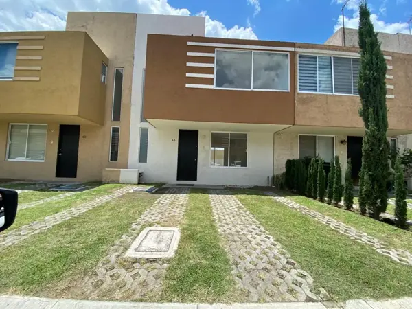 Casa en renta en San Carlos, Cuautlancingo | Alberca y áreas verdes