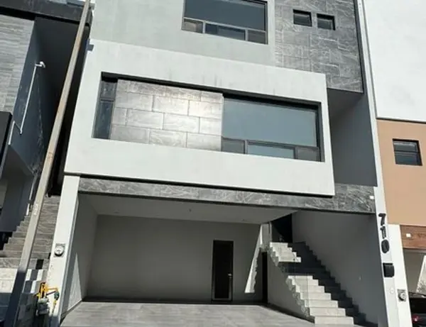 Casa en Venta en Lomas del Vergel, Monterrey, N.L