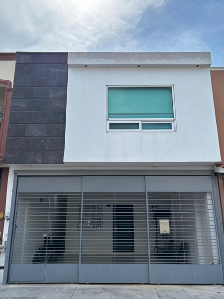 CASA EN RENTA  EN VILLAS DE ANAHUAC, ESCOBEDO