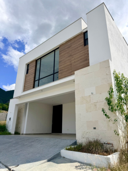 Casa Nueva en Venta en Pedregal de la Montaña, Monterrey - Excelente Ubicación en Carretera Nacional — foto 1 de 33