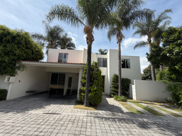 Casa en venta en Santa Cruz Guadalupe, Puebla, Puebla