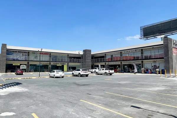 Local en RENTA en Plaza Comercial Yola, Ramos Arizpe