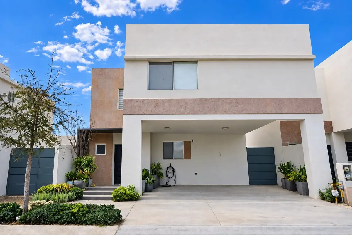 Casa en venta en Los Valdez, Saltillo — foto 1 de 7