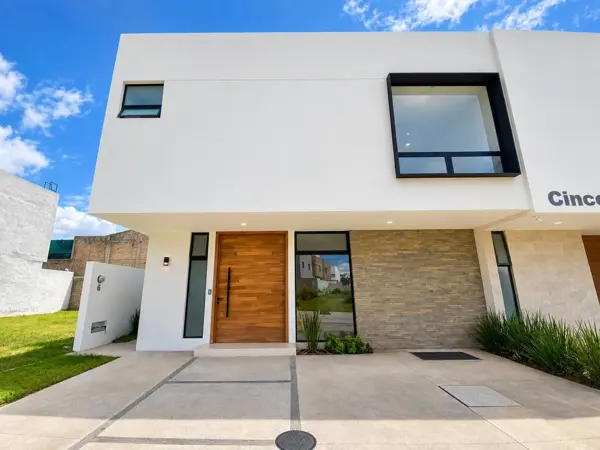 HERMOSA RESIDENCIA EN VENTA EN EL EDÉN (BOSQUES DE SANTA ANITA)