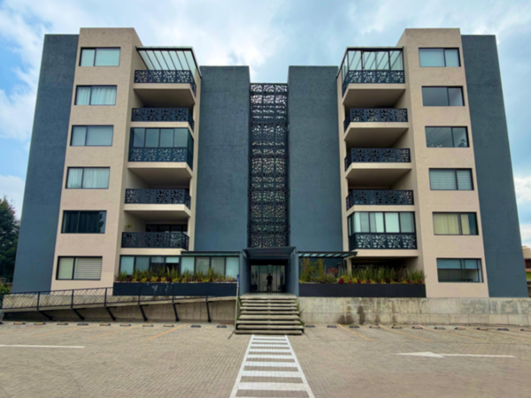 Departamento en Venta en Metepec: Amplio y Bien Ubicado
