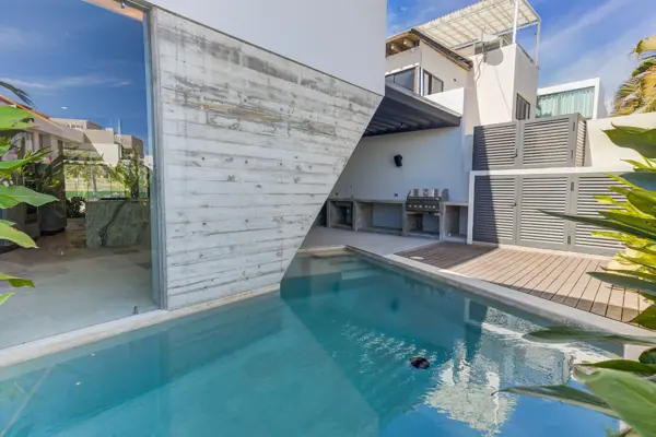 Casa Nueva en coto privado frente al mar