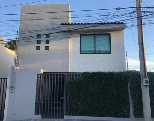 Renta de Casa Amueblada en Fracc Cortijo de San Joaquín por Plaza San Diego