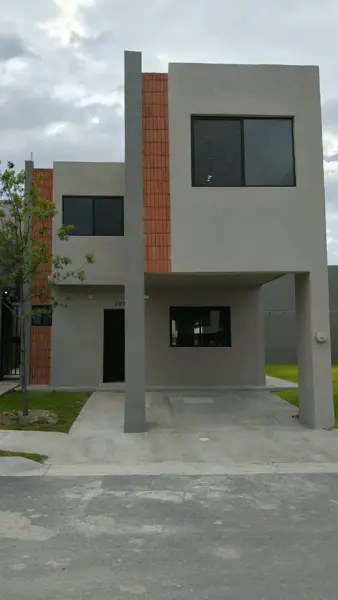 Casa Moderna en Venta en Monarca, Ramos Arizpe: Seguridad y Confort
