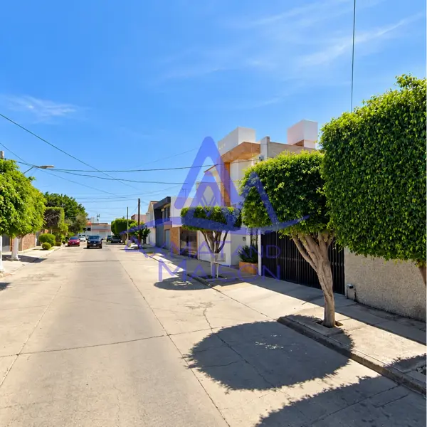 Casa en venta en Arbide, León — foto 2 de 12