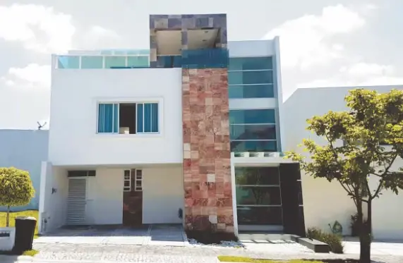 Casa en renta en Lomas de Angelópolis, San Andrés Cholula, Puebla