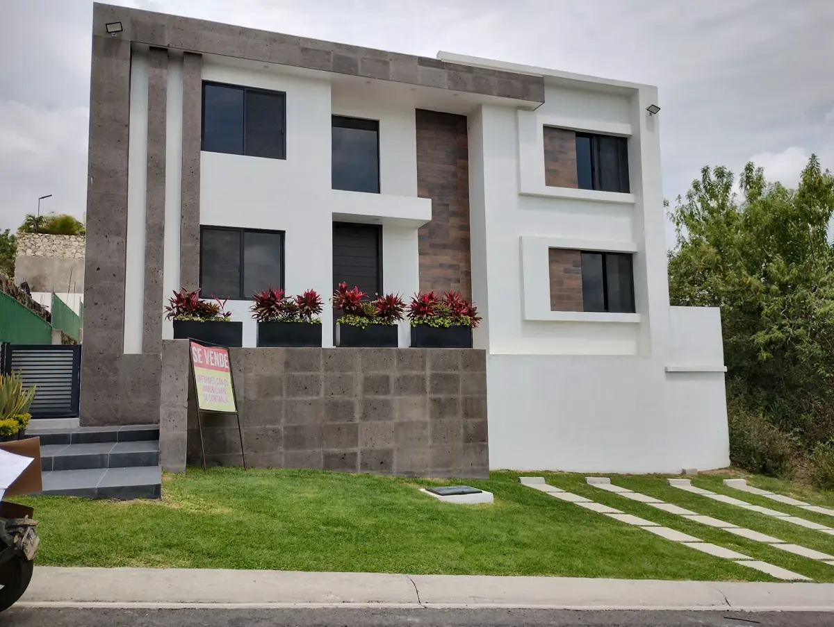 Casa en venta en Lomas de Cocoyoc, Atlatlahucan — foto 1 de 32