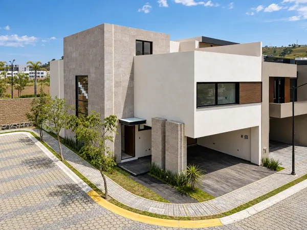 RESIDENCIA EN VENTA EN ESQUINA CON RECAMARA EN PLANTA BAJA,  EN  PARQUE RODAS LOMAS ANGELOPOLIS III*