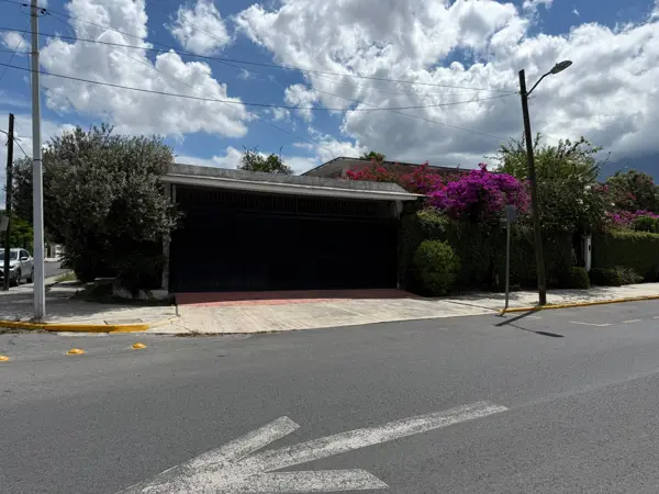 Casa en venta en Del Valle, San Pedro Garza García — foto 3 de 37