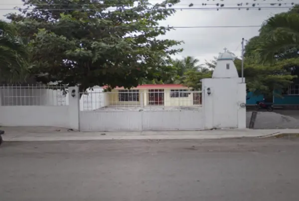 CASA DE ENTREGA INMEDIATA EN AV. INSURGENTES, COLONIA RINCONADA, EMILIANO ZAPATA, VERACRUZ