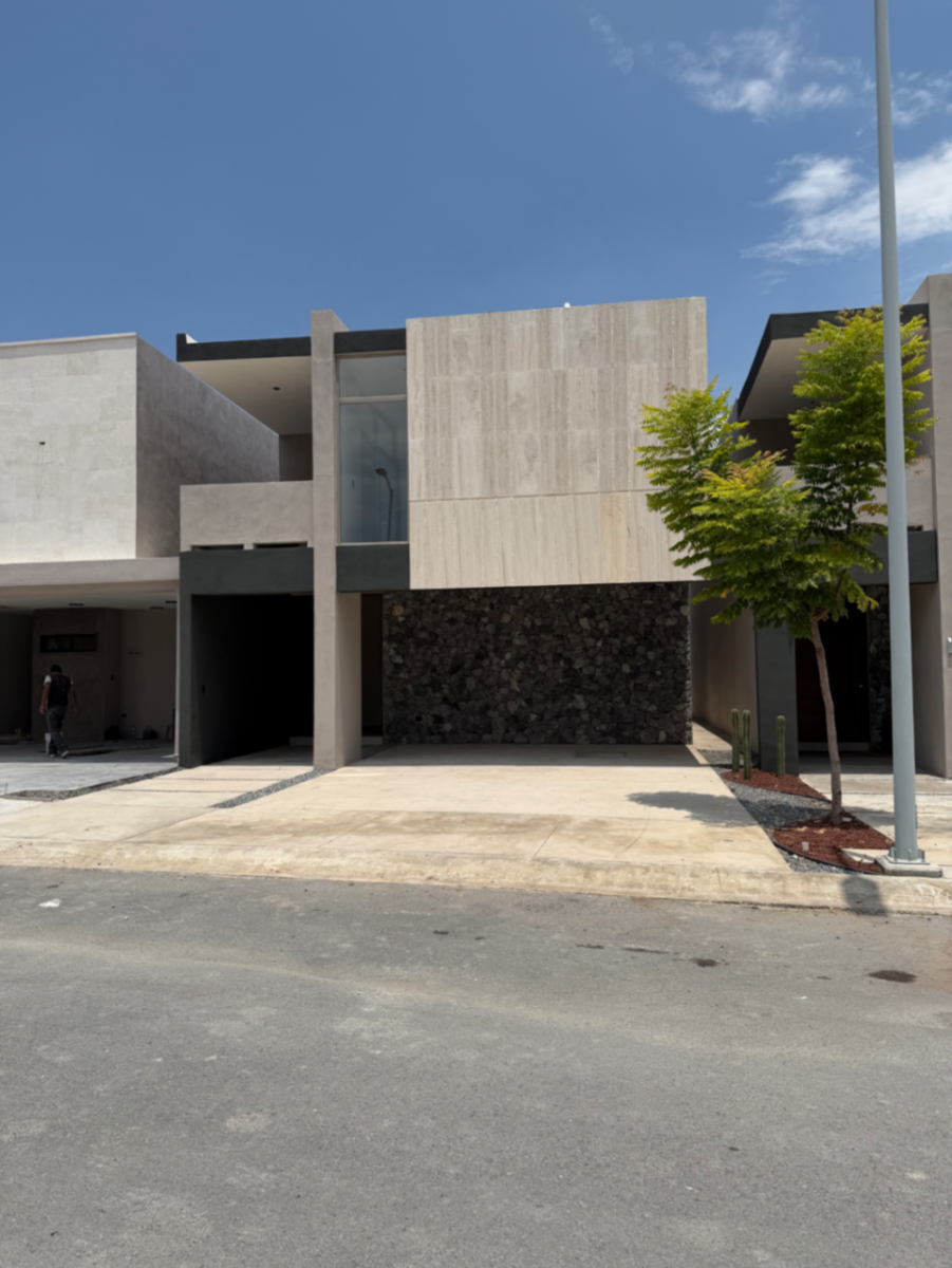 Casa en venta en Hacienda San Jerónimo, Saltillo — foto 1 de 22
