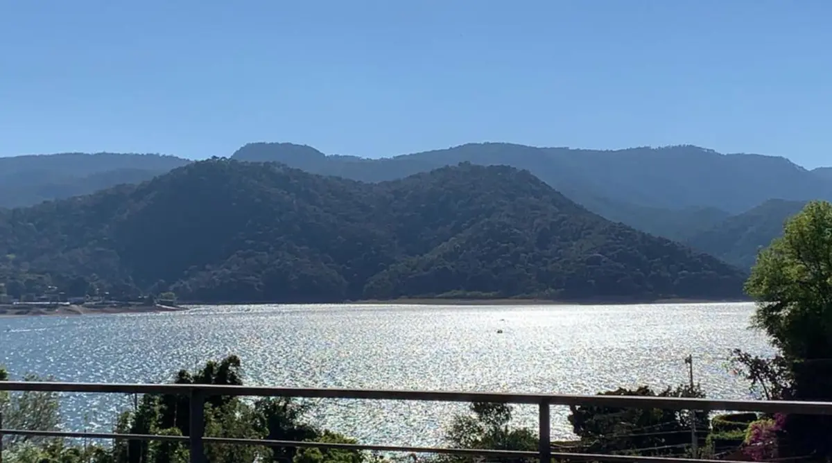 Casa en venta en Sin colonia, Valle de Bravo — foto 1 de 27