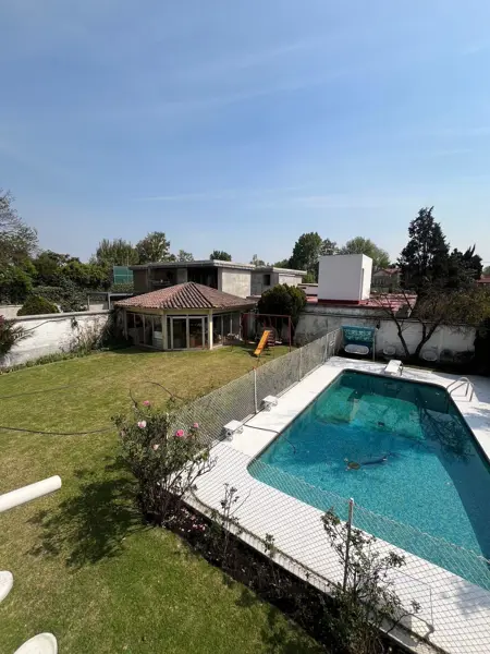 Casa de 1000m2 en Lomas Hipódromo con Jardín y Alberca