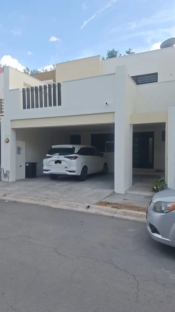 Casa en renta en Puerta de Hierro, Monterrey — foto 1 de 24