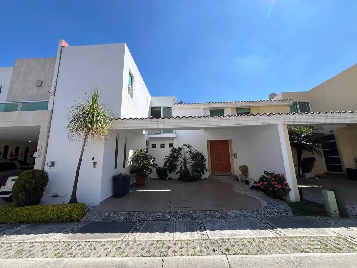 Casa en venta en San Bernardino Tlaxcalancingo, San Andrés Cholula — foto 1 de 40