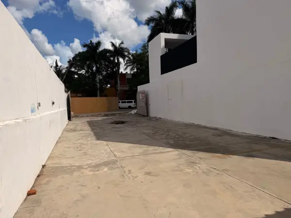 Renta de Local Comercial en Merida Centro con Amplio Estacionamiento