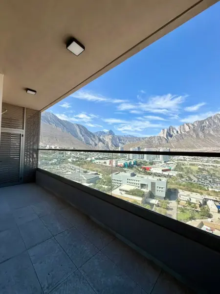 Departamento en Venta con Vista Panorámica en Torre West, Valle Poniente