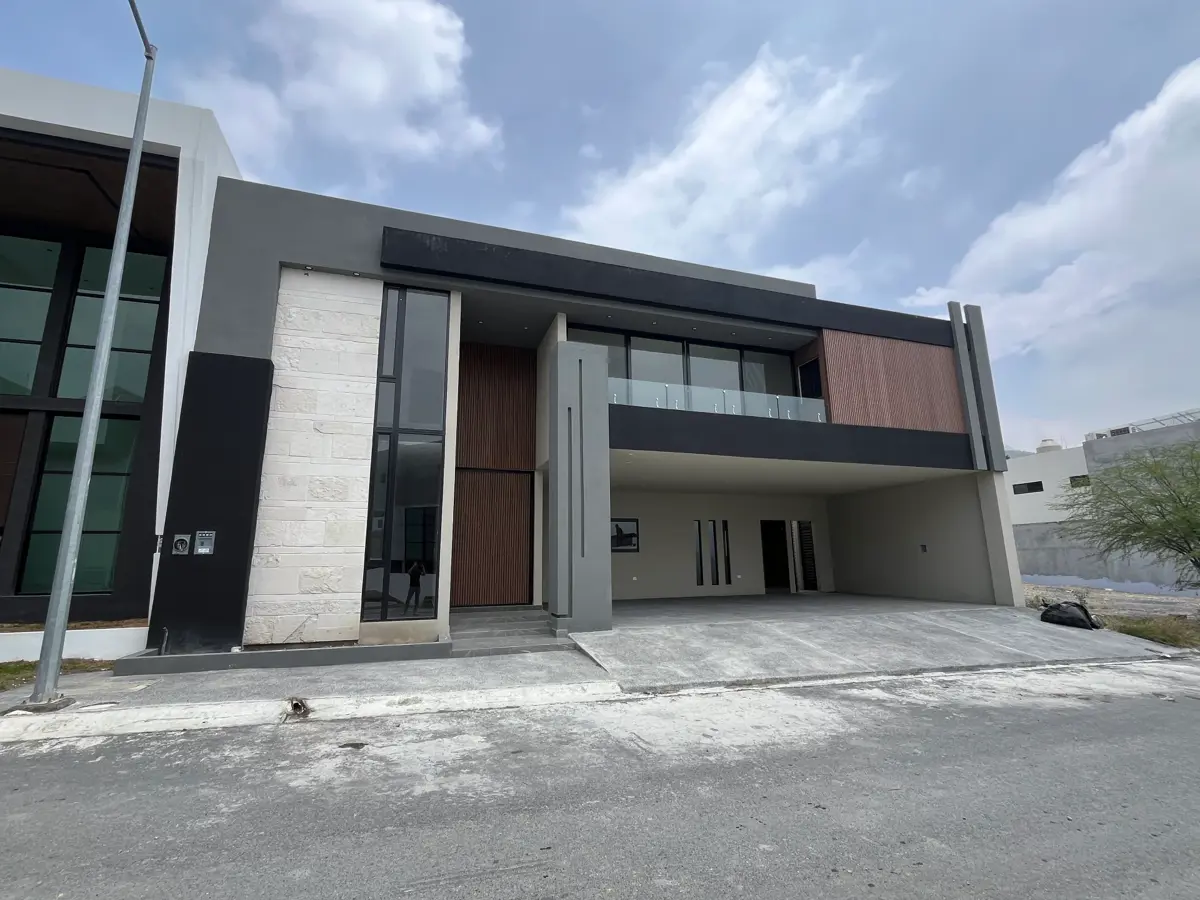 Casa en venta en Bosques de las Misiones Sector Reserva, Santiago — foto 1 de 12