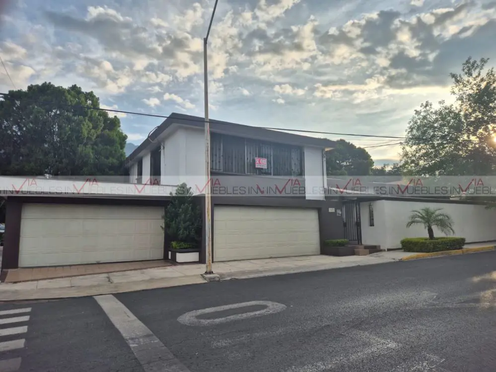 Casa en venta en Jardines del Valle, San Pedro Garza García — foto 1 de 15