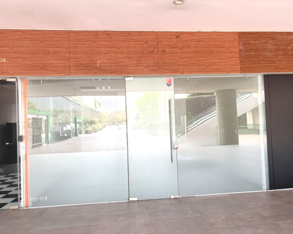 Local en renta en Plaza Comercial en Valle Poniente