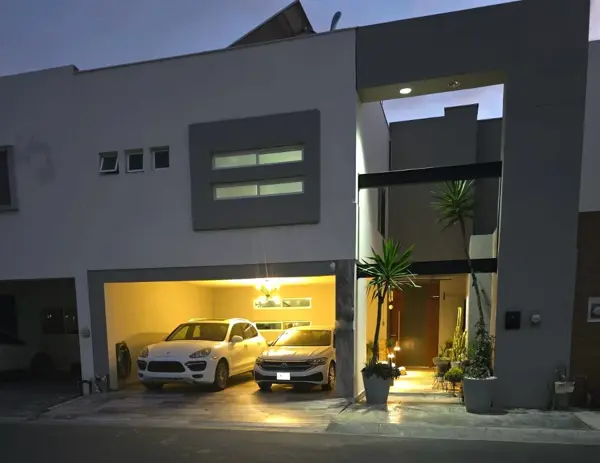 Casa en venta en La Rioja Privada Residencial, Monterrey — foto 2 de 22