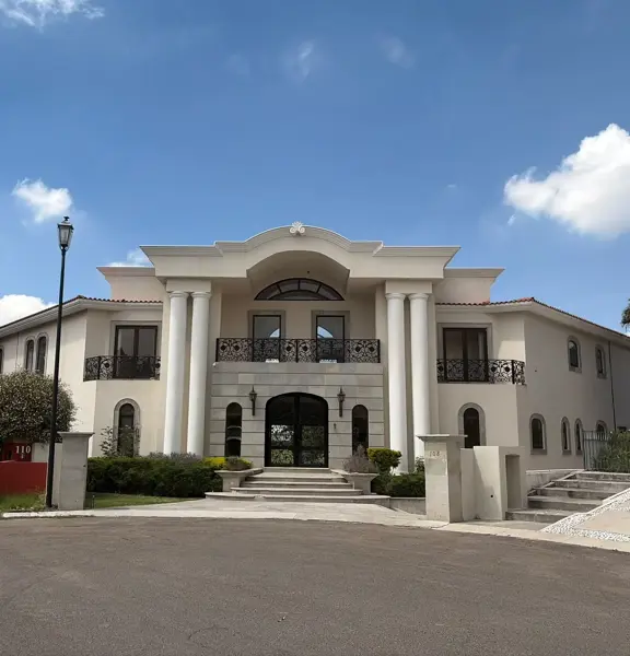 Casa en Venta en Hacienda El Campanario, Querétaro | Vista al Campo de Golf