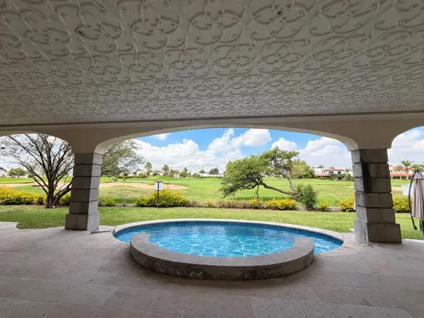 Casa en Venta en Hacienda El Campanario, Querétaro con Vista al Campo de Golf — foto 1 de 31