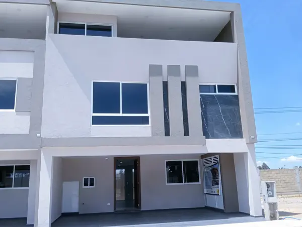 Casa Nueva en Fraccionamiento Solares, San Andrés Cholula, Puebla — foto 1 de 11