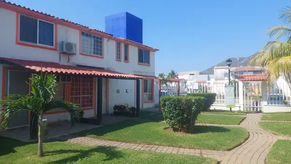 !!APROVECHA!!  CASA EN JOYAS DEL MÁRQUEZ